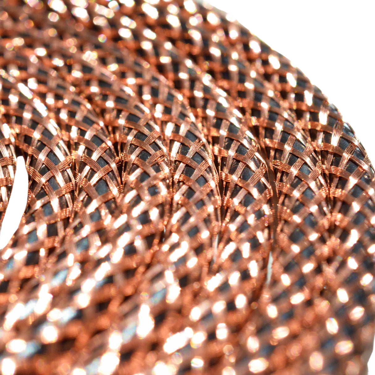 cordon en cuivre pour lampe brille au soleil