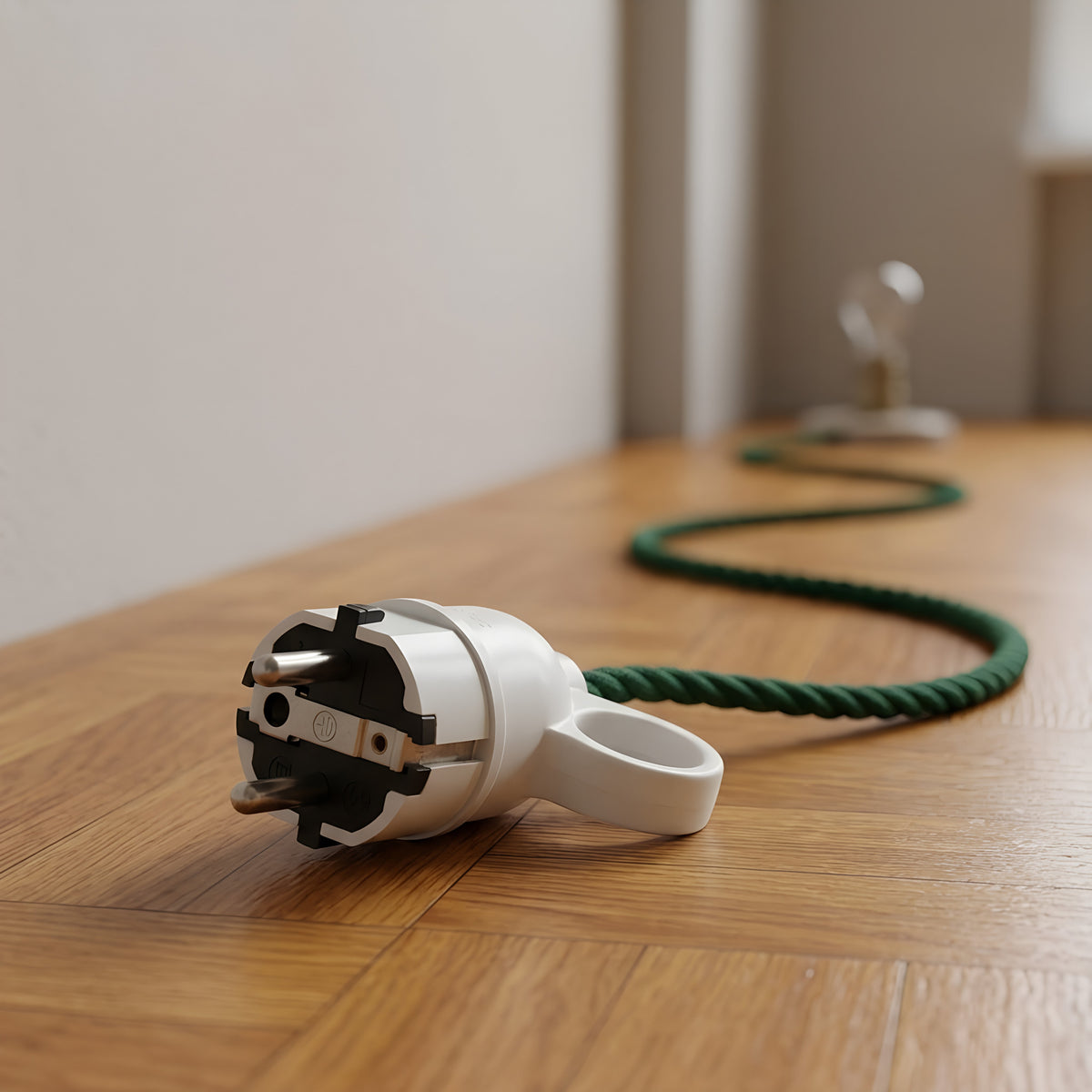 Schuko-stekker met uittrekring