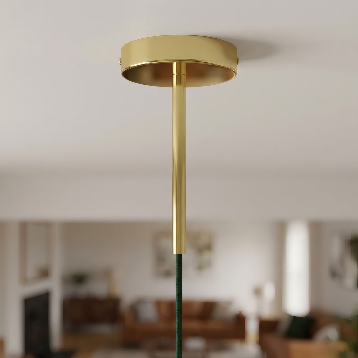 Cilindrische metalen plafondkap met trekontlasting van 15 cm — Messing