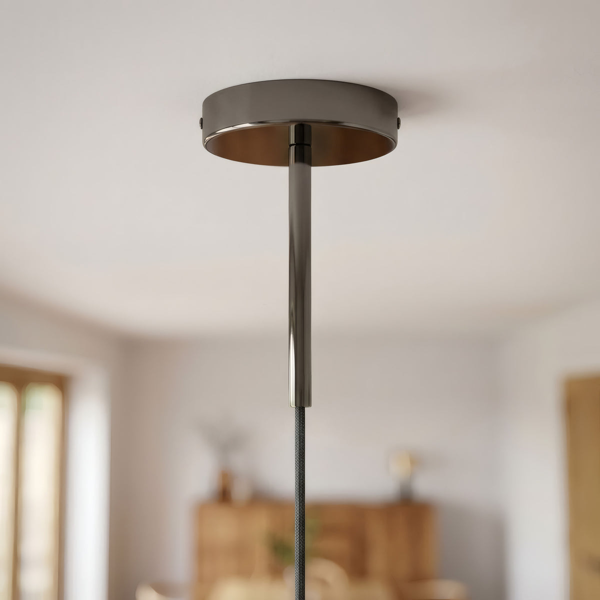 Cilindrische metalen plafondkap met trekontlasting van 15 cm — Zwarte parel