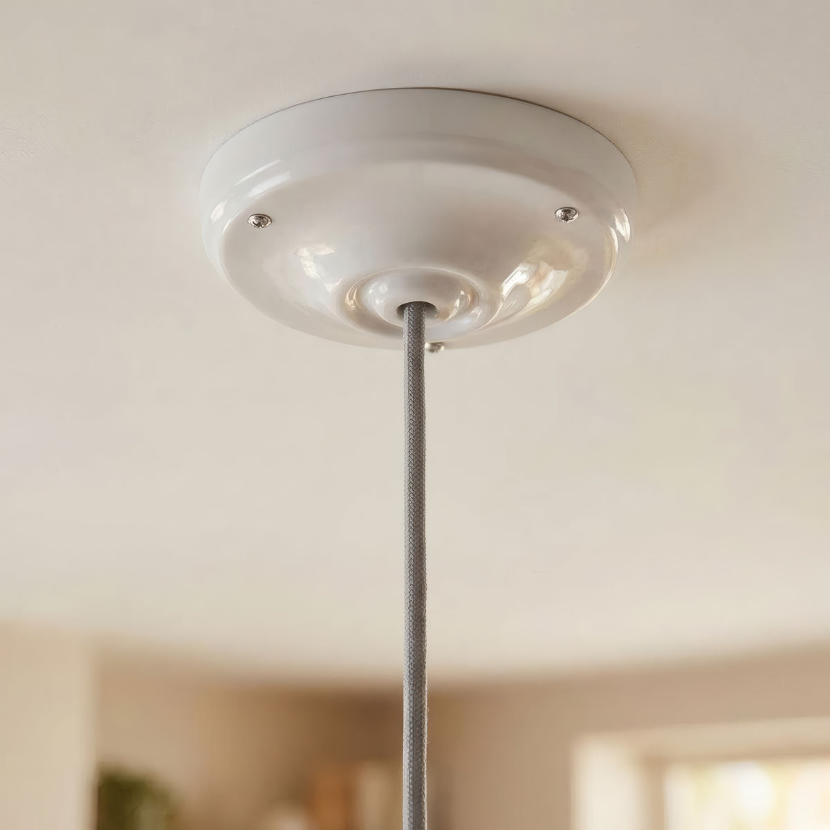 Porseleinen plafondkap met bevestigingsset, Ø 105 mm — Wit