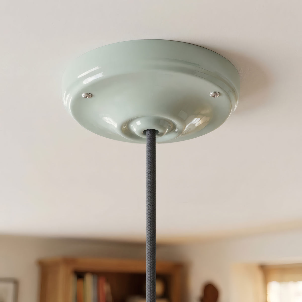 Porseleinen plafondkap met bevestigingsset, Ø 105 mm — Saliegroen