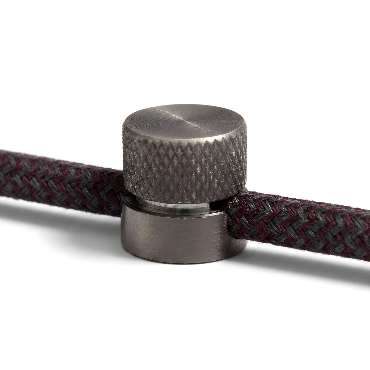 Metalen wandkabelhouder voor strijkijzersnoer — Satijn titanium