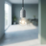 E27-fitting van cement — Licht cement