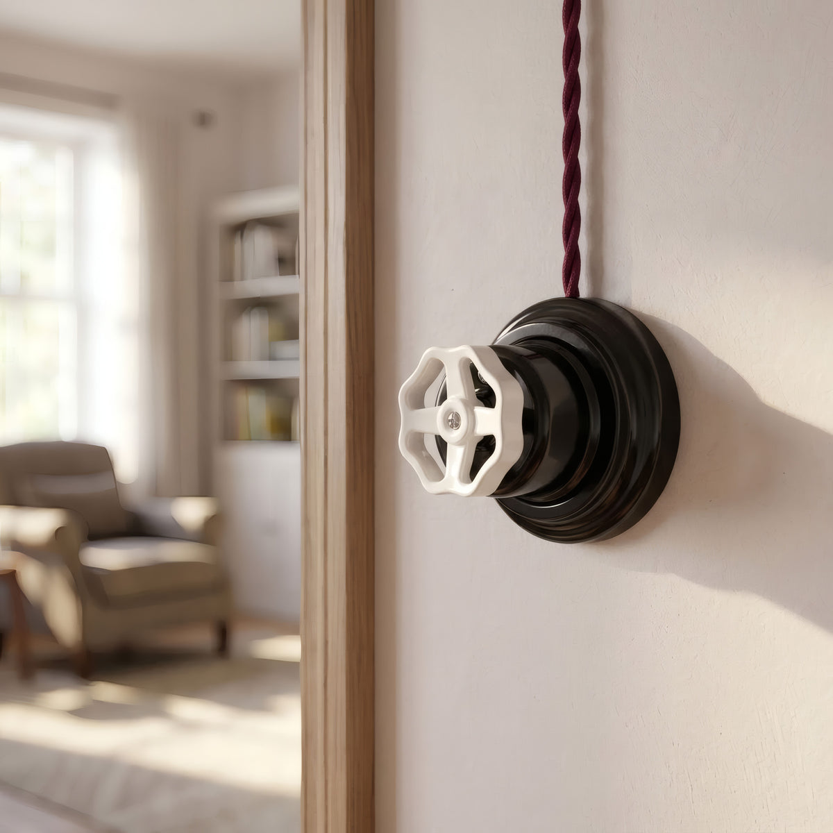 Porseleinen wisselschakelaar met knop en sokkel (set) — Zwart / Wit / Vlak Ø 100 mm