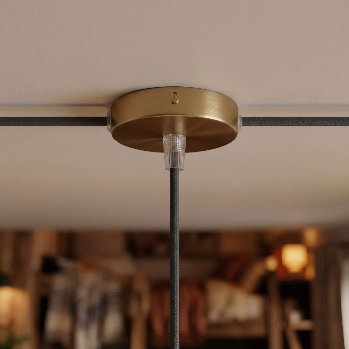 Cilindrische mini-plafondkap van metaal, Ø 83 mm — 1 centrale en 2 zijopeningen / Conisch thermoplast / Satijn brons