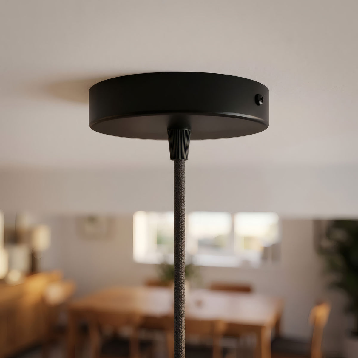 Cilindrische plafondkap van metaal, Ø 120 mm — Conisch thermoplast / Zwart