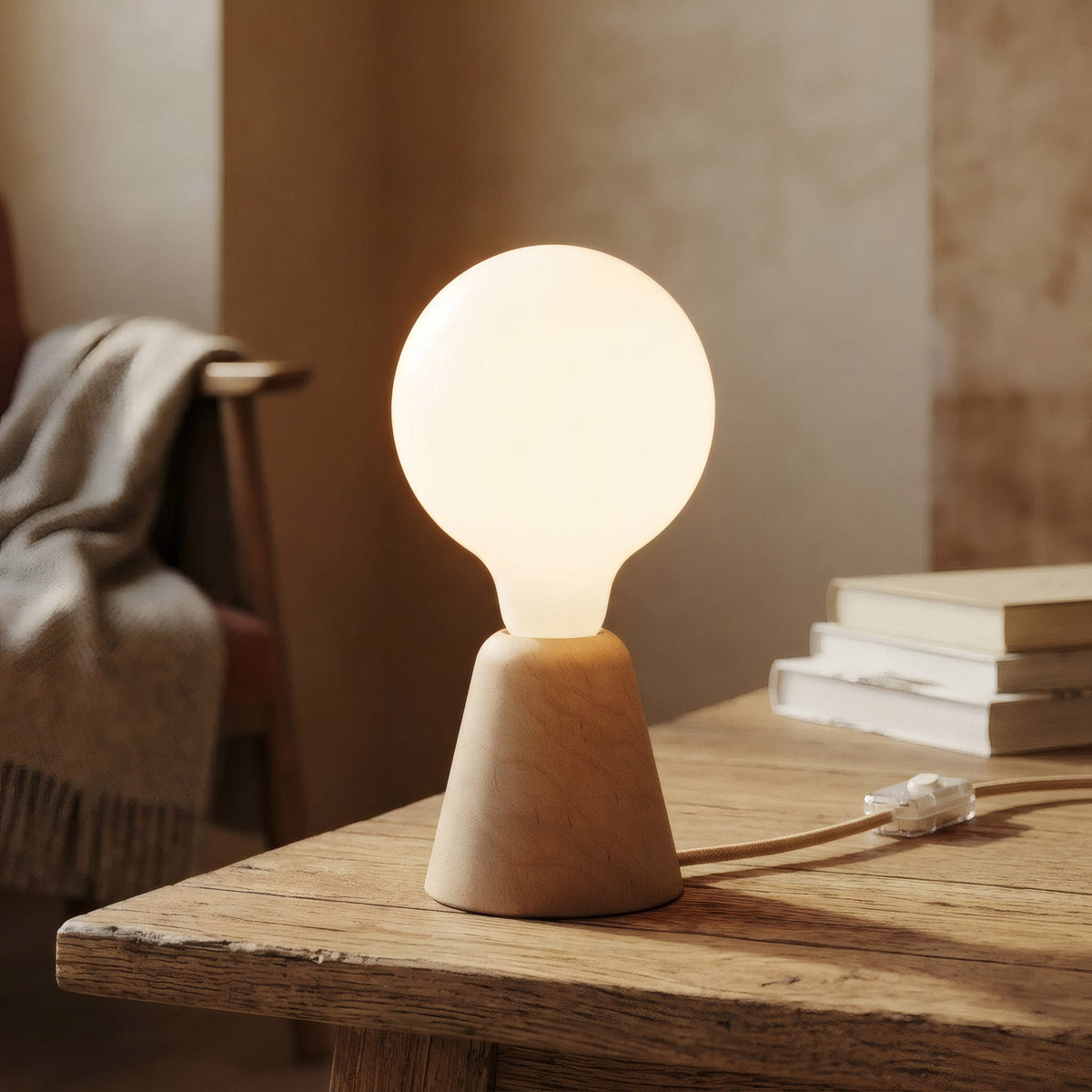 Conische lampvoet van elzenhout voor E27-fitting